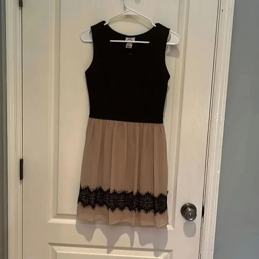 Sweet Storm precious dress Size M